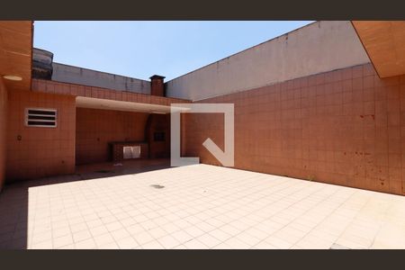 Casa para alugar com 290m², 4 quartos e 8 vagas Casa para alugar com 290m², 4 quartos e 8 vagasQuintal