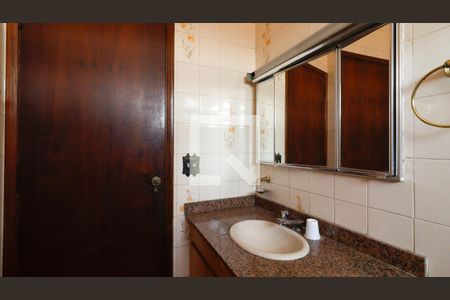 Casa para alugar com 290m², 4 quartos e 8 vagas Casa para alugar com 290m², 4 quartos e 8 vagasBanheiro 1