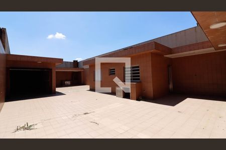 Casa para alugar com 290m², 4 quartos e 8 vagas Casa para alugar com 290m², 4 quartos e 8 vagasGaragem