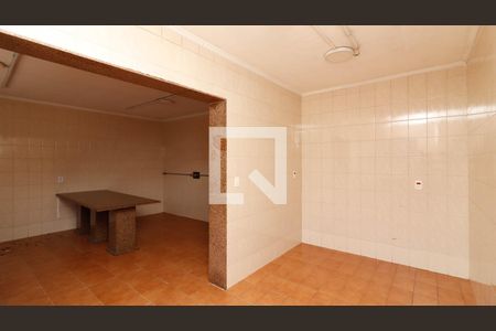 Casa para alugar com 290m², 4 quartos e 8 vagas Casa para alugar com 290m², 4 quartos e 8 vagasCozinha