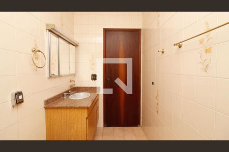 Casa para alugar com 290m², 4 quartos e 8 vagas Casa para alugar com 290m², 4 quartos e 8 vagasBanheiro 2