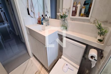 Apartamento à venda com 62m², 2 quartos e 1 vaga Apartamento à venda com 62m², 2 quartos e 1 vagaBanheiro