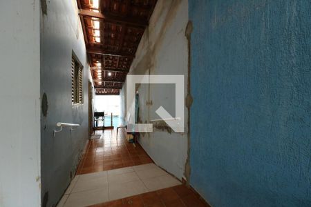 Casa à venda com 150m², 3 quartos e 4 vagasCorredor Externo