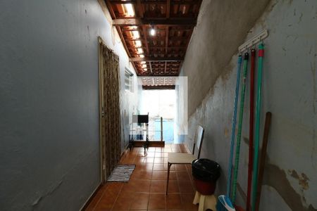 Casa à venda com 150m², 3 quartos e 4 vagasCorredor Externo