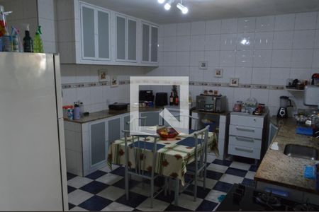 Casa de condomínio à venda com 276m², 3 quartos e 2 vagasSaleta