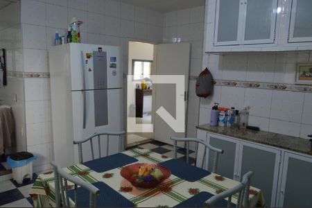 Casa de condomínio à venda com 276m², 3 quartos e 2 vagasCozinha