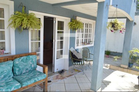 Casa de condomínio à venda com 276m², 3 quartos e 2 vagasVaranda