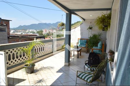 Casa de condomínio à venda com 276m², 3 quartos e 2 vagasVaranda 