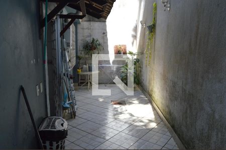 Casa de condomínio à venda com 276m², 3 quartos e 2 vagasCorredor