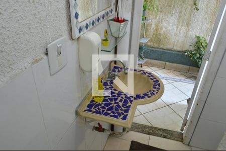 Casa de condomínio à venda com 276m², 3 quartos e 2 vagasBanheiro do Corredor