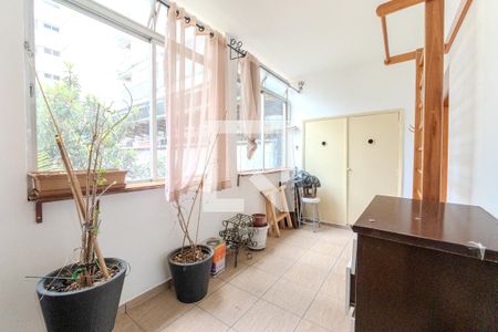 Apartamento à venda com 120m², 2 quartos e sem vagaSacada