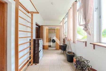 Apartamento à venda com 120m², 2 quartos e sem vagaSacada