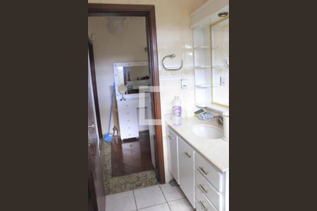 Casa à venda com 350m², 4 quartos e 6 vagasBanheiro 2