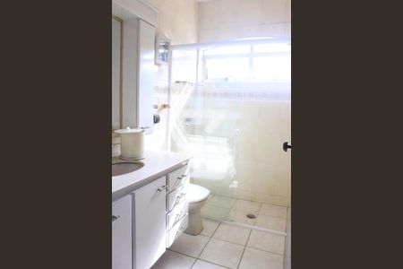 Casa à venda com 350m², 4 quartos e 6 vagasBanheiro 2