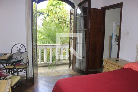 Casa à venda com 350m², 4 quartos e 6 vagasSuíte