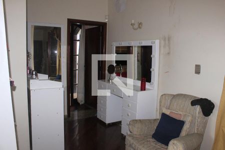 Casa à venda com 350m², 4 quartos e 6 vagasCorredor dos quartos