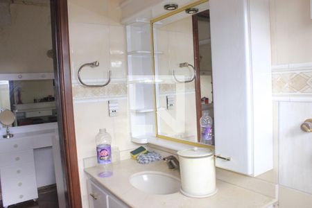 Casa à venda com 350m², 4 quartos e 6 vagasBanheiro 2