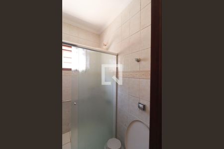 Casa à venda com 173m², 2 quartos e 2 vagasBanheiro