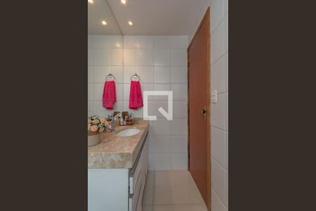 Apartamento à venda com 66m², 3 quartos e 2 vagas Apartamento à venda com 66m², 3 quartos e 2 vagasBanheiro Suíte