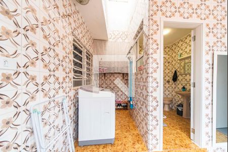 Casa à venda com 230m², 5 quartos e 2 vagasÁrea de Serviço