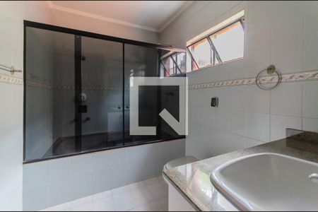 Casa à venda com 500m², 4 quartos e 3 vagasBanheiro da Suíte 4