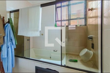 Casa à venda com 500m², 4 quartos e 3 vagasBanheiro da Suíte 2