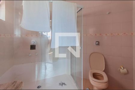 Casa à venda com 500m², 4 quartos e 3 vagasBanheiro da Suíte 1