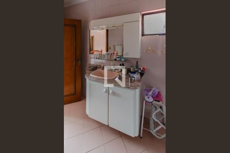 Casa à venda com 500m², 4 quartos e 3 vagasBanheiro da Suíte 1