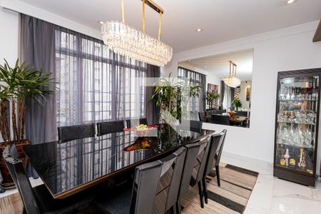 Apartamento à venda com 300m², 3 quartos e 1 vagaSala