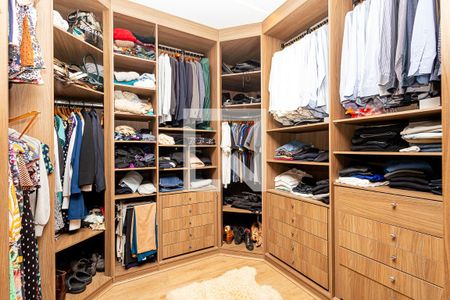 Apartamento à venda com 300m², 3 quartos e 1 vagaCloset da suíte 1