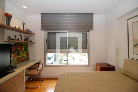 Apartamento à venda com 296m², 4 quartos e 4 vagasSuite 2