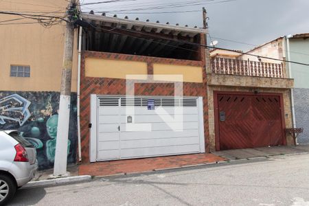 Casa à venda com 120m², 4 quartos e 2 vagas Casa à venda com 120m², 4 quartos e 2 vagasFachada