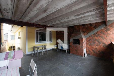 Casa à venda com 120m², 4 quartos e 2 vagas Casa à venda com 120m², 4 quartos e 2 vagasVaranda