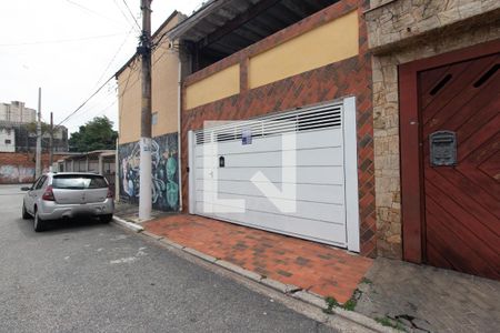 Casa à venda com 120m², 4 quartos e 2 vagas Casa à venda com 120m², 4 quartos e 2 vagasFachada