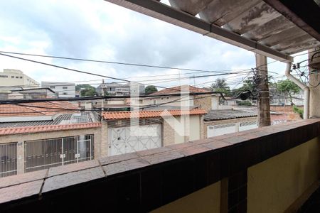 Casa à venda com 120m², 4 quartos e 2 vagas Casa à venda com 120m², 4 quartos e 2 vagasVaranda