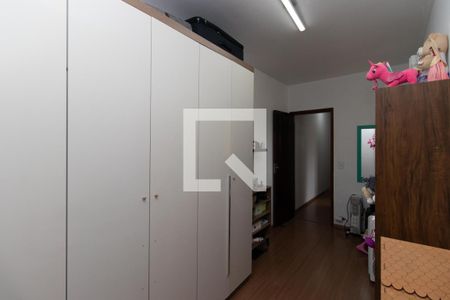 Casa à venda com 120m², 4 quartos e 2 vagas Casa à venda com 120m², 4 quartos e 2 vagasCloset