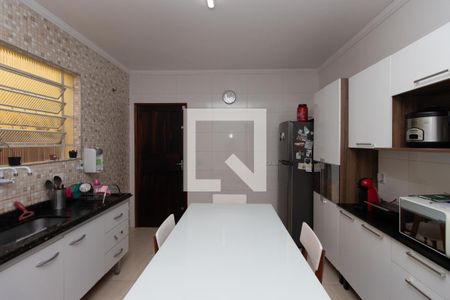 Casa à venda com 120m², 4 quartos e 2 vagas Casa à venda com 120m², 4 quartos e 2 vagasCozinha