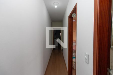 Casa à venda com 120m², 4 quartos e 2 vagas Casa à venda com 120m², 4 quartos e 2 vagasCorredor dos Quartos