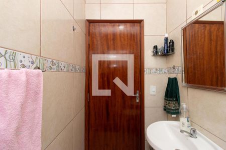 Casa à venda com 120m², 4 quartos e 2 vagas Casa à venda com 120m², 4 quartos e 2 vagasBanheiro Social