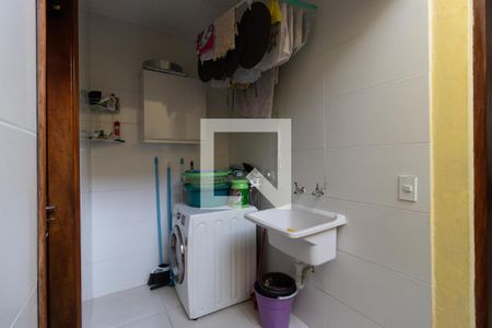 Casa à venda com 120m², 4 quartos e 2 vagas Casa à venda com 120m², 4 quartos e 2 vagasÁrea de Serviço