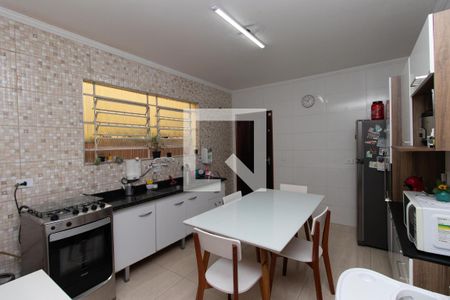 Casa à venda com 120m², 4 quartos e 2 vagas Casa à venda com 120m², 4 quartos e 2 vagasCozinha