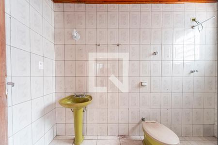 Casa à venda com 197m², 5 quartos e 2 vagas Casa à venda com 197m², 5 quartos e 2 vagasBanheiro de serviço