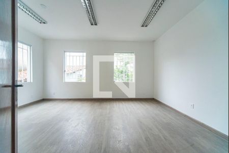 Casa à venda com 197m², 5 quartos e 2 vagas Casa à venda com 197m², 5 quartos e 2 vagasQuarto 5