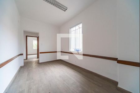 Casa à venda com 197m², 5 quartos e 2 vagas Casa à venda com 197m², 5 quartos e 2 vagasQuarto 4