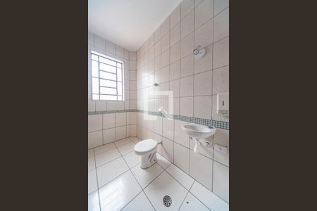 Casa à venda com 197m², 5 quartos e 2 vagas Casa à venda com 197m², 5 quartos e 2 vagasBanheiro Social