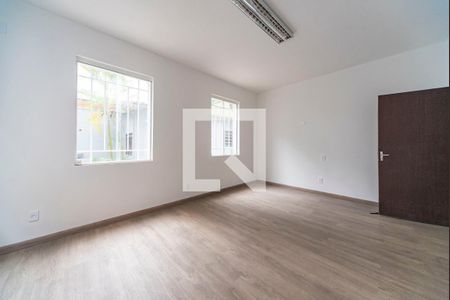 Casa à venda com 197m², 5 quartos e 2 vagas Casa à venda com 197m², 5 quartos e 2 vagasQuarto 1