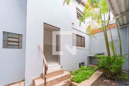 Casa à venda com 197m², 5 quartos e 2 vagas Casa à venda com 197m², 5 quartos e 2 vagasQuintal Fundos