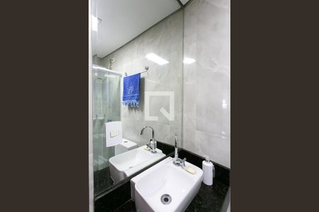 Casa à venda com 500m², 4 quartos e 6 vagasBanheiro do Salão de Festas