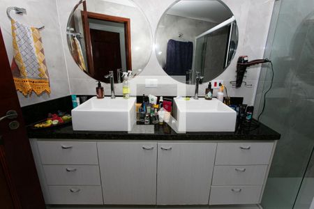 Casa à venda com 500m², 4 quartos e 6 vagasBanheiro da Suíte 3