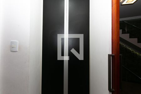 Casa à venda com 500m², 4 quartos e 6 vagasSuíte 2